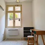 Chill And Work Apartment